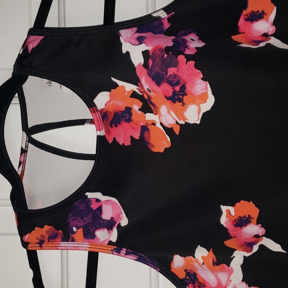 Decree Black Floral Crop Top Size M - Picture 2 of 9